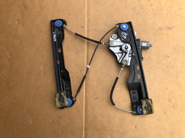 Macara electrica cu motoras dreapta fata Opel Astra J - Dezmembrari Auto