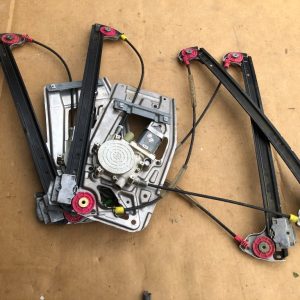 Macara electrica cu motoras geam dreapta fata BMW E39 - Dezmembrari Auto