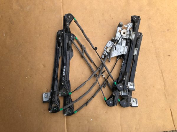 Macara electrica geam dreapta fata Ford Focus 1 - Dezmembrari Auto