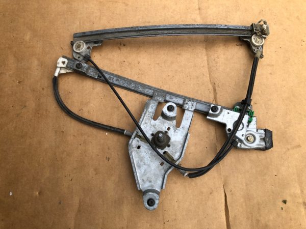 Macara electrica geam dreapta fata Skoda Octavia 1 - Dezmembrari Auto