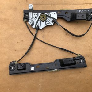 Macara electrica geam stanga fata Opel Astra J - Dezmembrari Auto