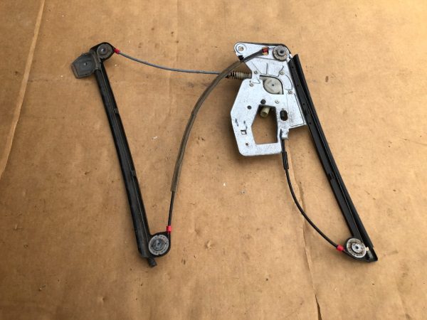 Macara electrica stanga fata BMW E39 - Dezmembrari Auto