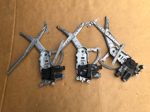 Macara geam cu motoras stanga fata Opel Corsa C 2 usi - Dezmembrari Auto