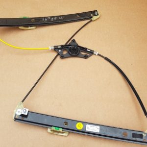 Macara geam dreapta fata Audi A4 B9 8W0837462 8W0 837 462 - Dezmembrari Auto