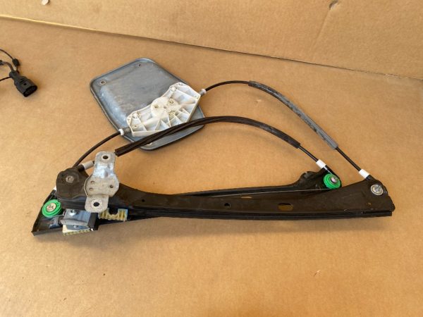 Macara geam dreapta fata VW Golf 5 combi - Dezmembrari Auto