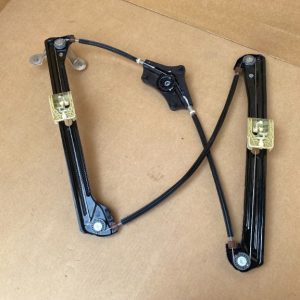 Macara geam dreapta fata VW Golf 7 5G4837462H 5G4 837 462 H la 0 km - Dezmembrari Auto