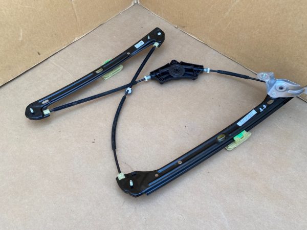 Macara geam dreapta fata VW Golf 7 5G4837462H 5G4 837 462 H la 0 km - Dezmembrari Auto