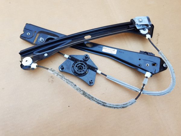 Macara geam dreapta fata VW Jetta 2016 5C6837462K 5C6 837 462 K - Dezmembrari Auto