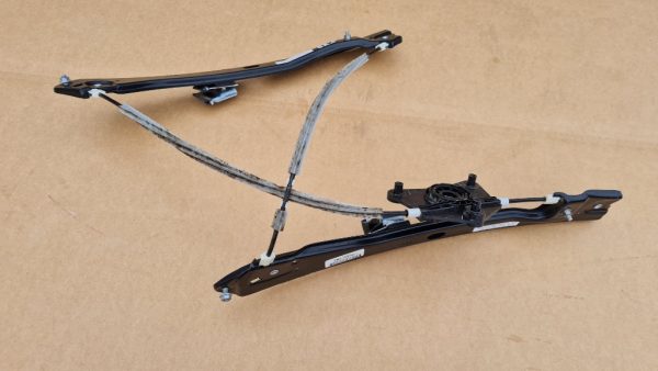 Macara geam dreapta fata VW Jetta 2017 5C6837462K 5C6 837 462 K - Dezmembrari Auto