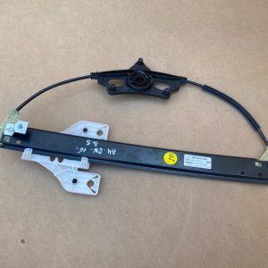 Macara geam dreapta spate Audi A4 B9 8W0839462 8W0 839 462 - Dezmembrari Auto