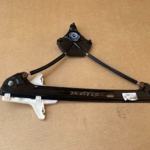 Macara geam dreapta spate VW Golf 7 hatchback - Dezmembrari Auto