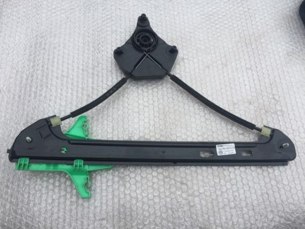 Macara geam dreapta spate VW Golf 7 variant 5G4 839 462 C 5G4839462C - Dezmembrari Auto