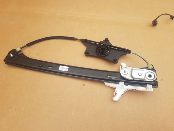 Macara geam dreapta spate VW Passat B8 3G9839462A 3G9 839 462 A - Dezmembrari Auto
