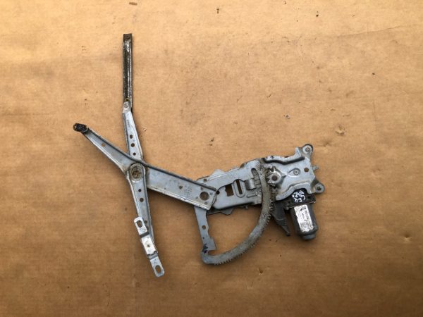 Macara geam electric cu motoras dreapta fata Opel Corsa C 2 usi - Dezmembrari Auto