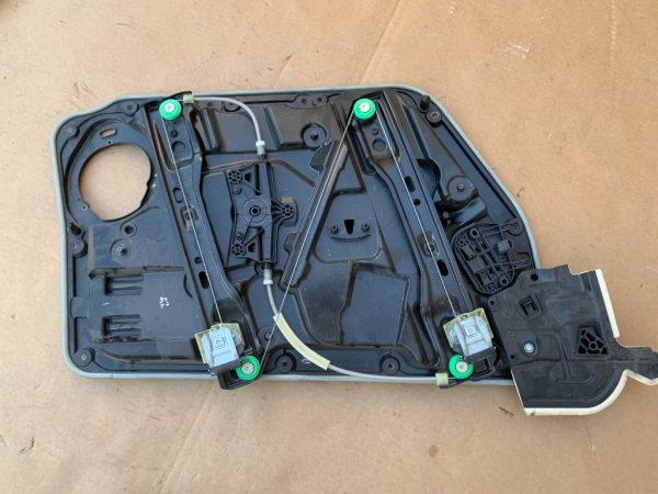 Macara geam electric dreapta fata Mercedes A-Class w176 2015 - Dezmembrari Auto