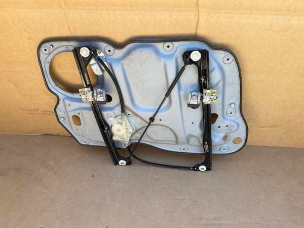 Macara geam electric dreapta fata VW Caddy 2009 2K1837752DT 2K1 837 752 DT - Dezmembrari Auto