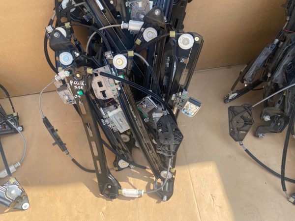 Macara geam electric stanga spate VW Passat CC - Dezmembrari Auto
