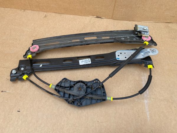 Macara geam electric dreapta spate VW Sharan 2017 7N0843700F 7N0 843 700 F - Dezmembrari Auto