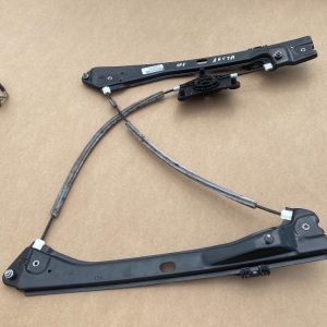 Macara geam stanga fata VW Jetta 2017 5C6837461K 5C6 837 461 K - Dezmembrari Auto