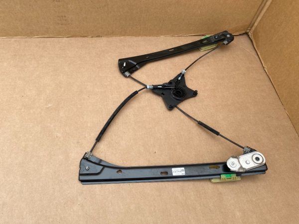 Macara geam stanga fata VW Passat B8 3G0837461B 3G0 837 461 B - Dezmembrari Auto