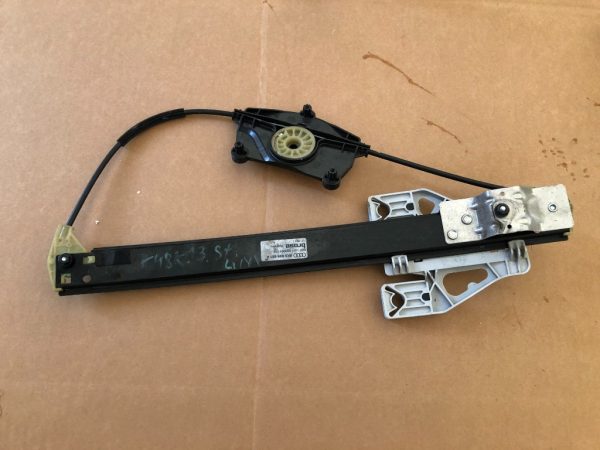 Macara geam stanga spate Audi A4 B8 2013 8K0839461A 8K0 839 461 A - Dezmembrari Auto