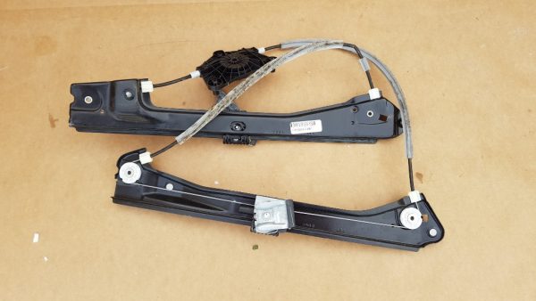 Macara geam usa stanga fata VW Jetta 2016 5C6837461K 5C6 837 461 K - Dezmembrari Auto