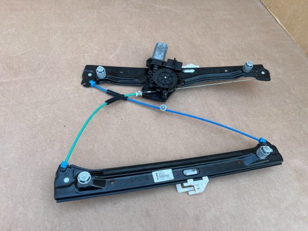 Macara stanga fata cu motoras BMW X1 F48 din 2018 la 0 km 7349513 - Dezmembrari Auto
