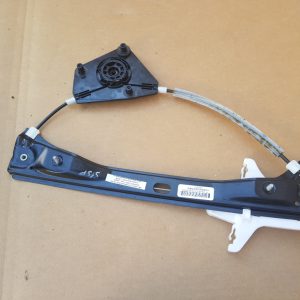 Macara usa stanga spate VW Jetta 2016 3026855J - Dezmembrari Auto