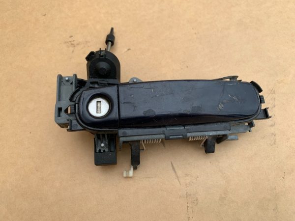 Maner complet usa stanga fata Audi A4 B7 - Dezmembrari Auto