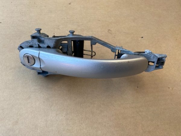 Maner complet usa stanga fata VW Golf 5 plus - Dezmembrari Auto