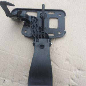 Maner deschidere capota fata Audi A4 B8 2015 8T0823480 8T0 823 480 - Dezmembrari Auto