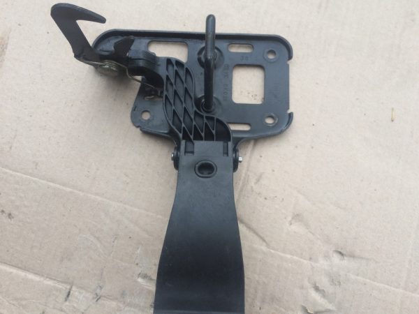 Maner deschidere capota fata Audi A4 B8 2015 8T0823480 8T0 823 480 - Dezmembrari Auto