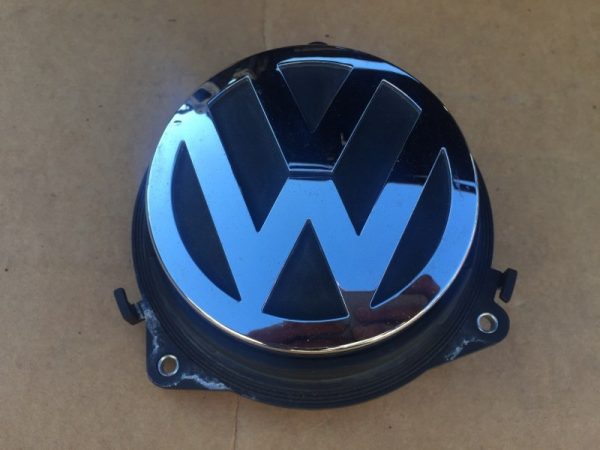 Maner deschidere capota spate VW Passat b6 cu sigla 3C5 827 469F 3C5827469F - Dezmembrari Auto