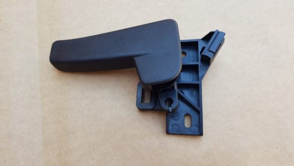 Maner deschidere capota VW Jetta 2016 6R1823638 6R1 823 638 - Dezmembrari Auto