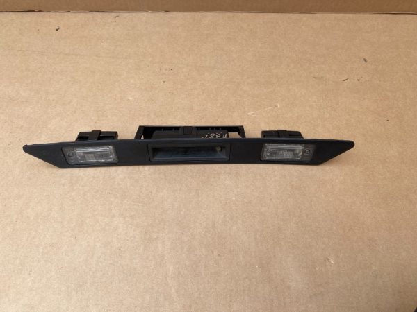 Maner deschidere haion cu lampi numar Audi A3 8P sportback 8P4827574 8P4 827 574 - Dezmembrari Auto