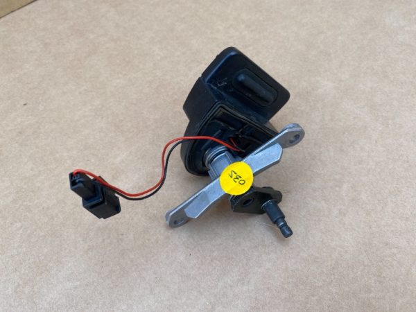 Maner deschidere luneta VW Touareg 7l 7L6845427 7L6 845 427 - Dezmembrari Auto