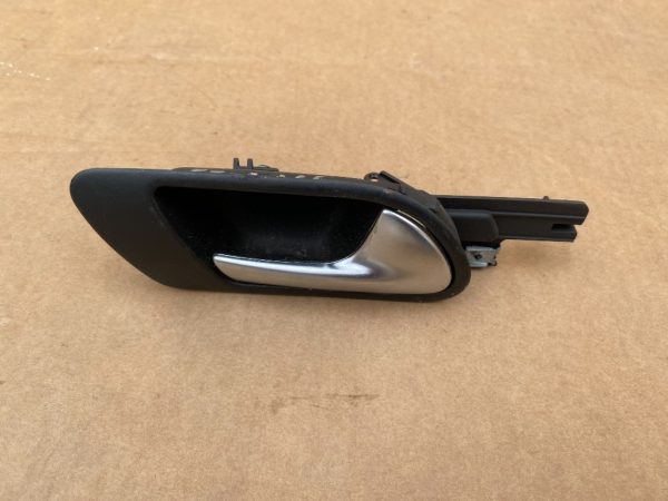 Maner interior usa dreapta fata VW Golf 5 / Jetta 1K5837114 1K5 837 114 - Dezmembrari Auto