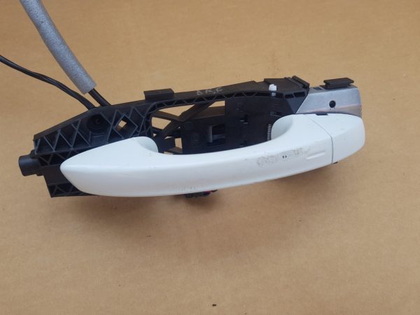 Maner usa dreapta fata Kessy Keyless entry VW Golf 7 2019 5G0837206Q 5G0 837 206 Q 0km - Dezmembrari Auto