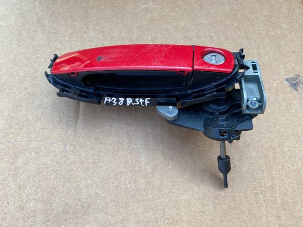 Maner usa stanga Audi A3 8P rosu - Dezmembrari Auto