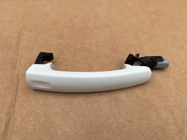 Maner usa stanga fata kessy keyless VW Jetta Tiguan 5N 5N0837205L 5N0 837 205 L la 0 km - Dezmembrari Auto