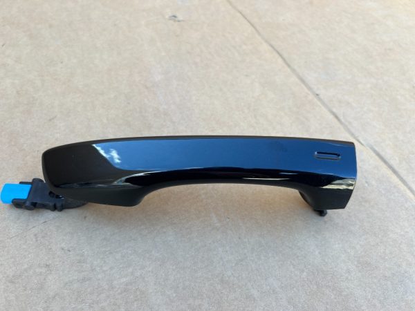 Maner usa stanga fata keyless VW Passat B8.5 din 2022 la 0 km 3G0837205 3G0 837 205 - Dezmembrari Auto