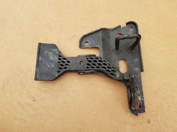 Maneta deschidere capota Audi A4 B7 8E0823480E 8E0 823 480 E - Dezmembrari Auto