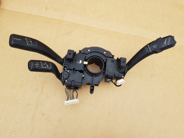 Maneta semnalizare stergatoare tempomat Audi A4 B8 8K0953502BK - Dezmembrari Auto