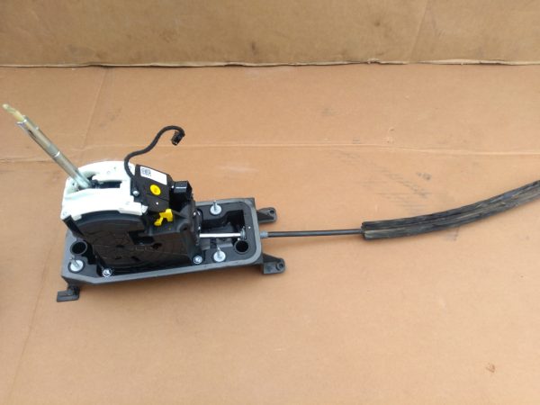 Maneta schimbator DSG cu timonerie Audi A3 8V 8V2713023M 8V2 713 023 M - Dezmembrari Auto