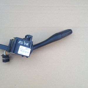 Maneta semnalizare Audi A3 8P 8P0953513A 8P0 953 513 A - Dezmembrari Auto