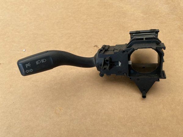 Maneta semnalizare Audi A4 B7 4E0953513A 4E0 953 513 A - Dezmembrari Auto
