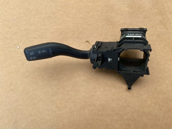 Maneta semnalizare Audi A4 B7 8E0953513A 8E0 953 513 A - Dezmembrari Auto
