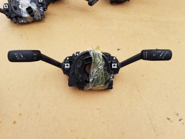 Maneta semnalizare stergatoare VW Golf 7 5Q1953513AA 5Q1953507R - Dezmembrari Auto