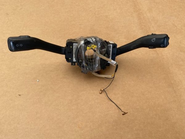 Maneta semnalizare stergator si spira volan Skoda Fabia 1 4B0953503G 4B0 953 503 G 8L0953513G 8L0 953 513 G - Dezmembrari Auto