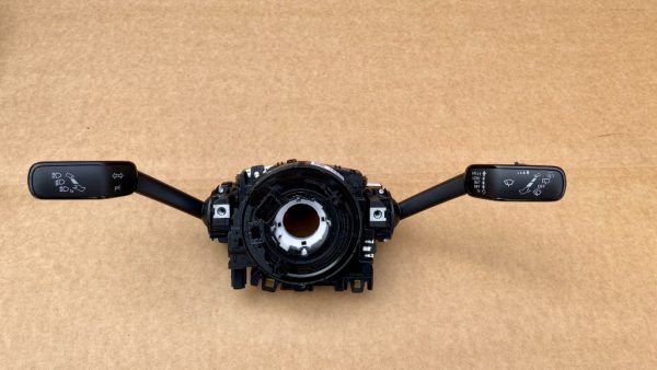 Manete semnalizare stergator VW Touran 2017 5Q0953513P 5Q0953507FT - Dezmembrari Auto